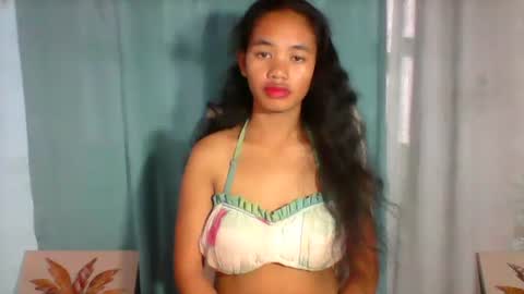 Snapshot of poppy_kelley chatting on May 7, 5:46 am Lilly online show from May 7, 5:46 am