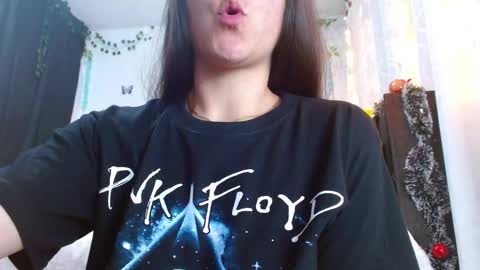 Snapshot of porcelainlux chatting on December 30, 5:04 am porcelainlux online show from December 30, 5:04 am