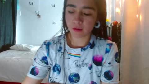 Snapshot of porcelainlux chatting on January 6, 2:15 am porcelainlux online show from January 6, 2:15 am