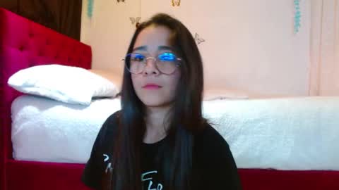 Snapshot of porcelainlux chatting on February 12, 5:05 am porcelainlux online show from February 12, 5:05 am