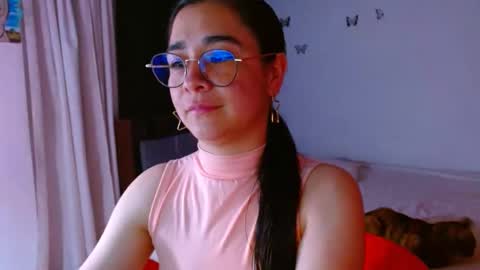 Snapshot of porcelainlux chatting on September 23, 4:48 am porcelainlux online show from September 23, 4:48 am