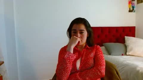 Snapshot of porcelainlux chatting on October 10, 4:11 am porcelainlux online show from October 10, 4:11 am