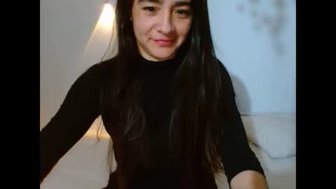 Snapshot of porcelainlux chatting on February 10, 1:10 am porcelainlux online show from February 10, 1:10 am