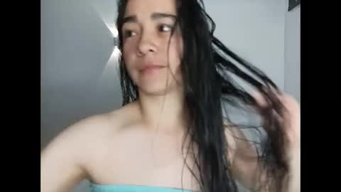 Snapshot of porcelainlux chatting on February 17, 12:29 am porcelainlux online show from February 17, 12:29 am