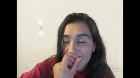 Snapshot of porcelainlux chatting on March 4, 2:50 am porcelainlux online show from March 4, 2:50 am