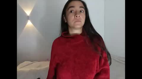 Snapshot of porcelainlux chatting on March 5, 2:51 am porcelainlux online show from March 5, 2:51 am