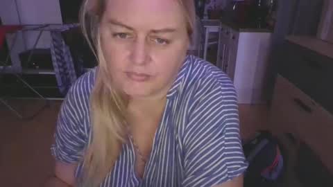 Snapshot of pornbusty chatting on February 10, 7:49 pm MelissOfficial online show from February 10, 7:49 pm