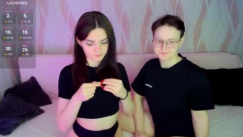 Ana and Tati online show from December 1, 12:48 am