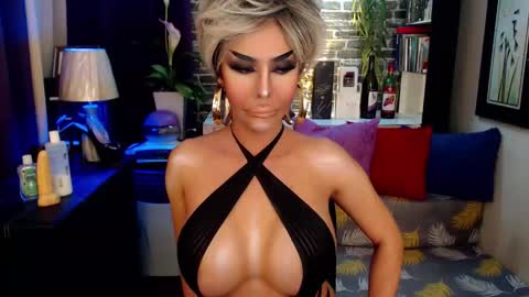 DivaGray online show from February 2, 10:19 pm