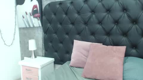Snapshot of portgasd_liz chatting on February 16, 10:32 am Lady Elizabeth Ethel Cordelia Midford call me Lizzy online show from February 16, 10:32 am