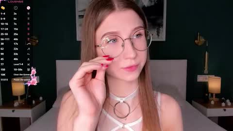 Elizabeth online show from March 13, 7:42 pm