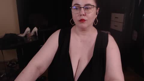 Snapshot of posh_mistress chatting on March 9, 6:28 am PoshMistres    online show from March 9, 6:28 am