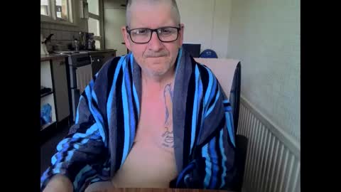 Snapshot of poshman65 chatting on May 22, 8:42 am poshman65 online show from May 22, 8:42 am
