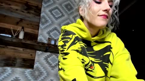 Snapshot of positivevibess chatting on February 18, 12:59 am positivevibess online show from February 18, 12:59 am