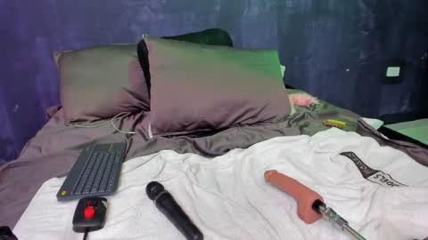 Powder  online show from February 5, 1:54 pm