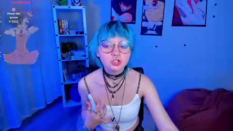 Snapshot of powderofgun chatting on June 21, 9:06 pm powderofgun online show from June 21, 9:06 pm