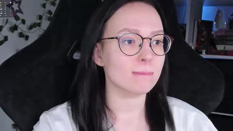 Robyn online show from November 15, 4:36 pm