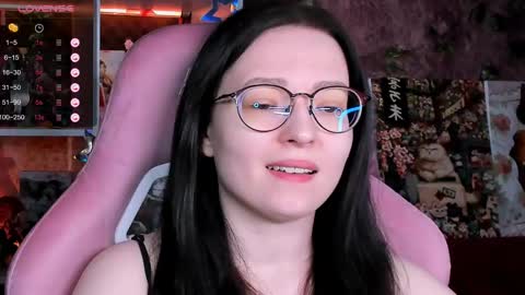 Snapshot of power_robynn chatting on June 6, 11:59 am Robyn online show from June 6, 11:59 am