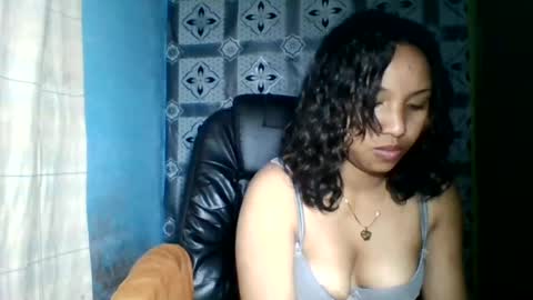 Snapshot of power_sexy chatting on July 27, 3:13 am LARISSAH online show from July 27, 3:13 am