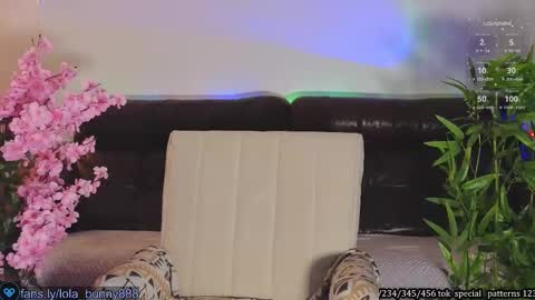 Snapshot of powerrr_ chatting on December 1, 5:01 am Lola online show from December 1, 5:01 am