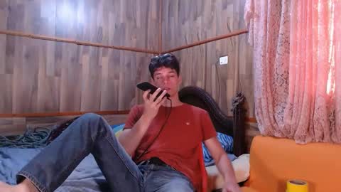 Snapshot of powertwinky chatting on December 24, 7:11 pm chris independent  online show from December 24, 7:11 pm