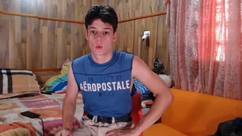 Snapshot of powertwinky chatting on January 27, 9:44 pm chris independent  online show from January 27, 9:44 pm