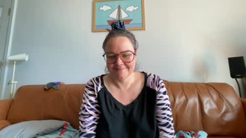 Snapshot of ppriestess chatting on August 7, 11:23 am ppriestess online show from August 7, 11:23 am