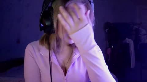 Snapshot of pr_in_cess_ chatting on September 17, 8:32 pm pr_in_cess_ online show from September 17, 8:32 pm