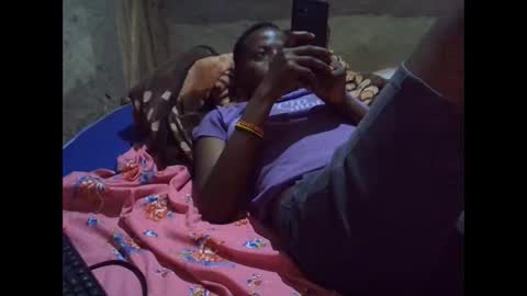Snapshot of precious_nesh chatting on June 9, 10:27 am precious_nesh online show from June 9, 10:27 am