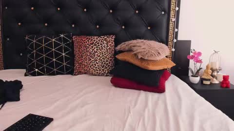 Ailyn online show from March 14, 6:41 am