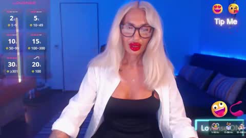 Snapshot of preggyhotmommy chatting on September 11, 8:09 pm Victoria online show from September 11, 8:09 pm