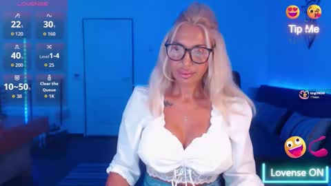 Snapshot of preggyhotmommy chatting on September 13, 7:24 pm Victoria online show from September 13, 7:24 pm