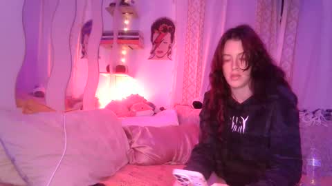 PrettiBritti online show from January 8, 10:59 am