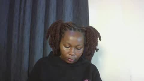 Snapshot of prettie_essy chatting on December 16, 7:57 am Essy online show from December 16, 7:57 am