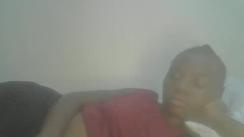 Snapshot of prettiest_doll chatting on December 5, 6:48 pm prettiest_doll online show from December 5, 6:48 pm