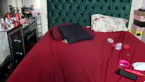 Snapshot of pretty69queen chatting on September 18, 11:18 pm Yasmine pretty online show from September 18, 11:18 pm