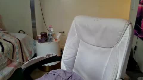 Snapshot of pretty69queen chatting on November 25, 1:44 pm Yasmine pretty online show from November 25, 1:44 pm