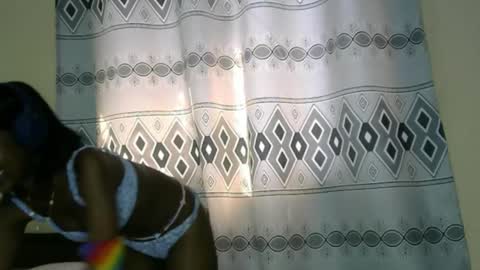 pretty__lisa online show from December 23, 6:44 am