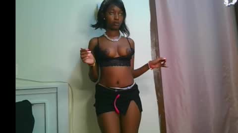 pretty__lisa online show from February 6, 1:25 pm