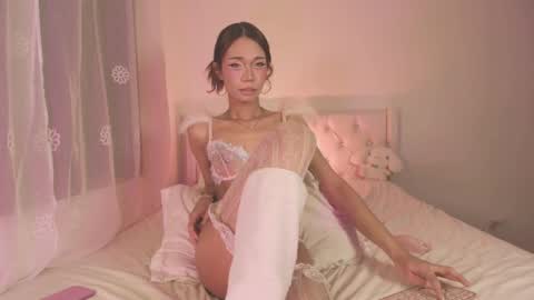 Snapshot of pretty_aerii chatting on May 25, 5:57 am sarah online show from May 25, 5:57 am