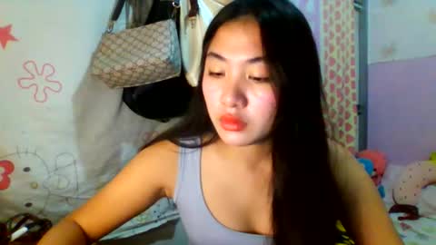 pretty_am online show from November 18, 2:54 pm