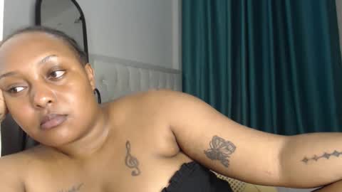 Snapshot of pretty_annah chatting on May 25, 11:44 pm Annah online show from May 25, 11:44 pm