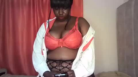 Snapshot of pretty_bums chatting on January 29, 12:24 pm chichi online show from January 29, 12:24 pm