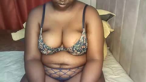 Snapshot of pretty_bums chatting on October 16, 4:30 pm chichi online show from October 16, 4:30 pm