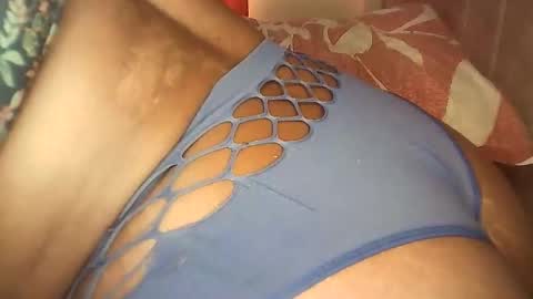 Snapshot of pretty_bums chatting on October 17, 5:32 am chichi online show from October 17, 5:32 am