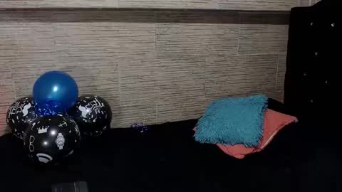 pretty_cristal22 online show from December 2, 1:33 am