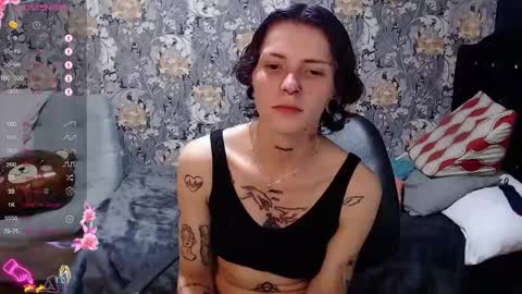 pretty_cristal22 online show from May 10, 12:49 am