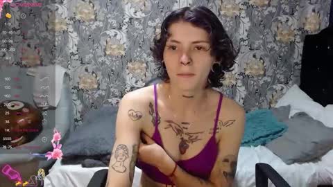 pretty_cristal22 online show from June 7, 5:27 pm