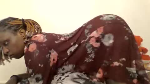 pretty_curvy99 online show from June 22, 1:08 pm