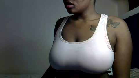 Snapshot of pretty_daina3 chatting on June 17, 6:09 pm pretty_daina3 online show from June 17, 6:09 pm